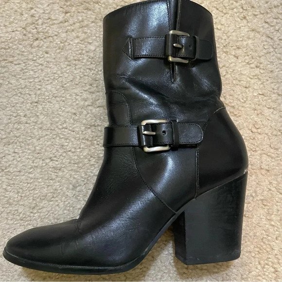 Michael Kors 'Ashton' Mid Ankle Bootie - Picture 3 of 10
